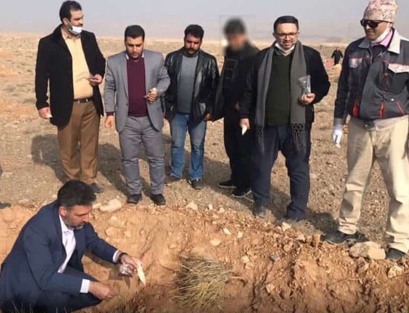 اشتغال زندانیان در طرح جنگل کاری مراتع شهرستان کاشان