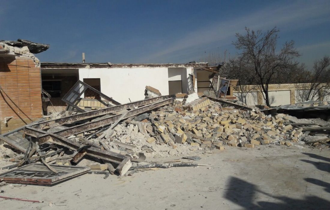 استمرار صیانت از سیلک با تخریب دو ویلای غیرمجاز در حریم این اثر باستانی