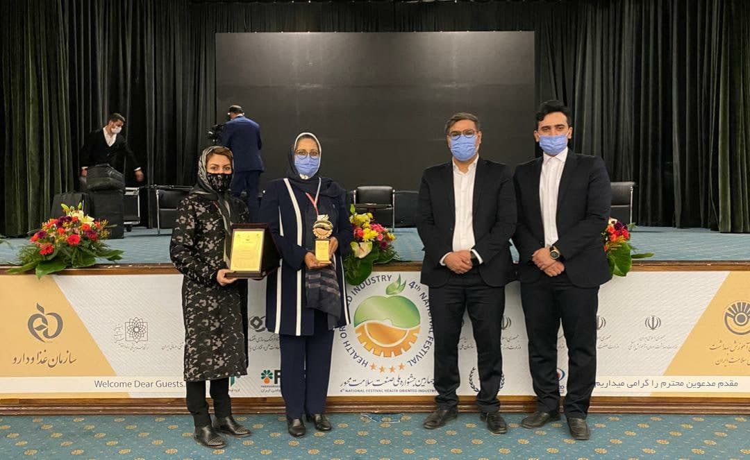 باریج اسانس و کسب تندیس زرینِ چهارمین جشنواره ملی صنعت سلامت محور ایران