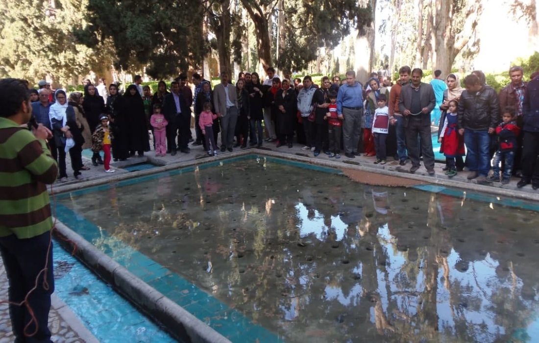 به خاطر یک مشت ریال !!