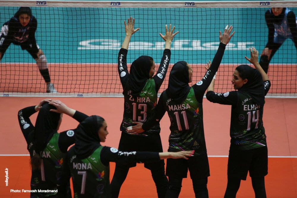 بدرقه ی بی گفت و گوی شیرازی ها از کاشان