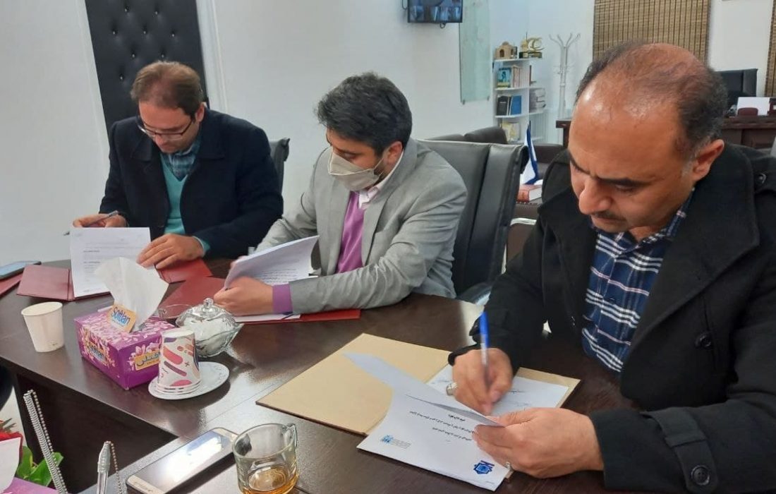 برای نخستین بار،همراستا با کلانشهرها و از میان ۱۰۰ شهر استان اصفهان،انعقاد تفاهمنامه صندوق احیا و بهرهبرداری از اماکن تاریخی- فرهنگی،با شهرداری نیاسر