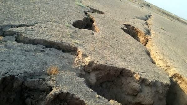 افزایش برداشت آب و توسعه صنایع فولادی، علت پیشروی فرونشست به سمت مناطق مسکونی کاشان