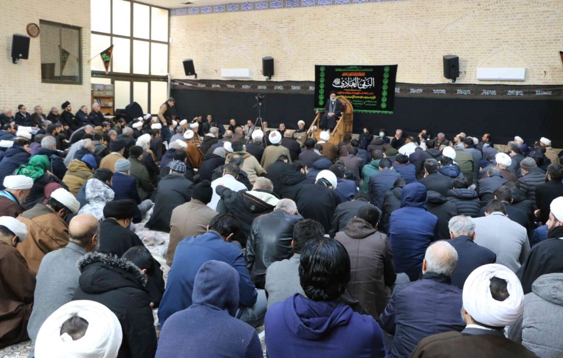 برگزاری مجلس عزاداری سالروز شهادت حضرت امام هادی علیهالسلام در بیت آیت الله یثربی