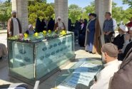 گرامیداشت روز معلم در کنار مرقد و مضجع امام جمعه فقید و مربی و معلم دین و اخلاق