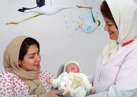 تولد «ده‌هزارمین» نوزاد در بیمارستان فوق‌تخصصی آیت‌الله یثربی کاشان