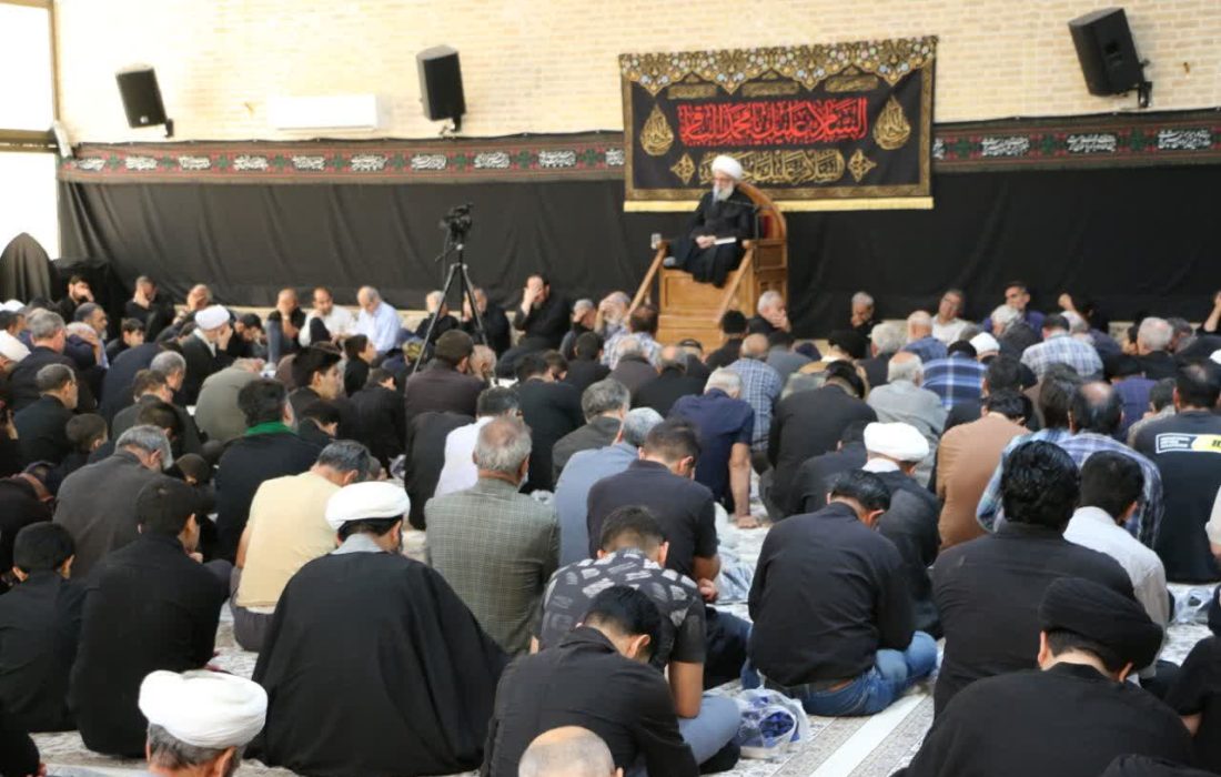 برپایی مجلس توسل و عزاداری سالروز شهادت حضرت امام باقر علیه‌السلام در بیت آیت الله یثربی