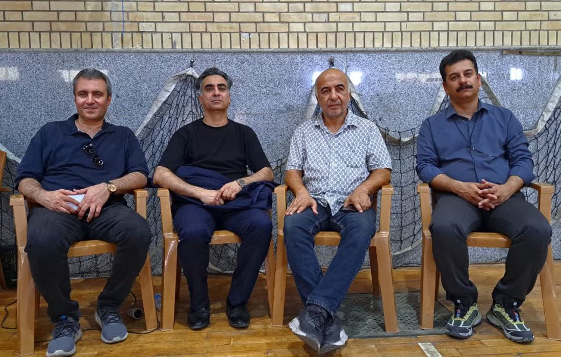 هماندیشی مسئولانه کنار میدان فوتسال